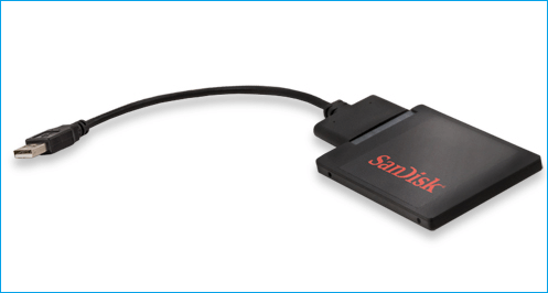 노트북 HDD를 복제하기 전에 SSD를 HDD에 연결하세요.