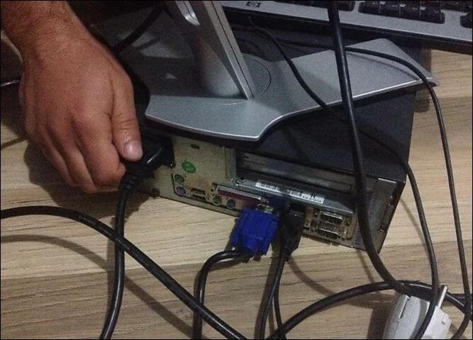 느슨한 케이블을 확인하세요