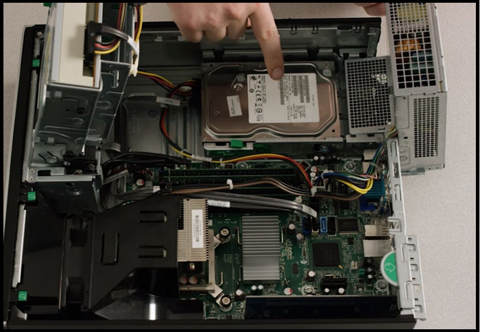 컴퓨터의 모든 케이블 연결